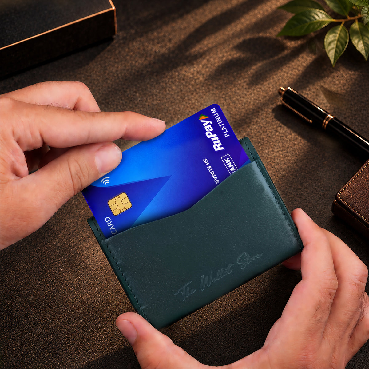 Axis Slim Leather Cardholder - Green