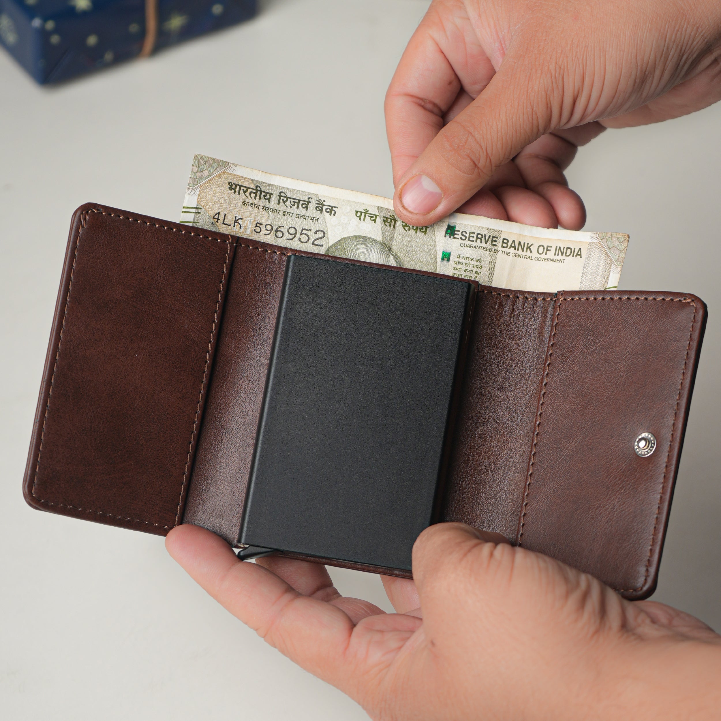 Maverick RFID-Protected Wallet Cardholder Gift For Men - Brown