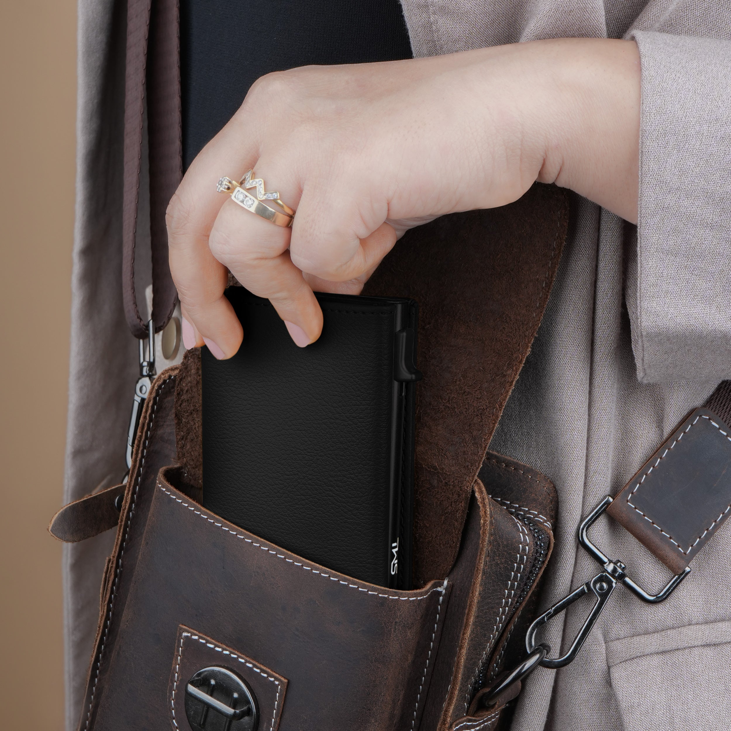 Amour Shield RFID Protection Cardholder Wallet For Women - Black