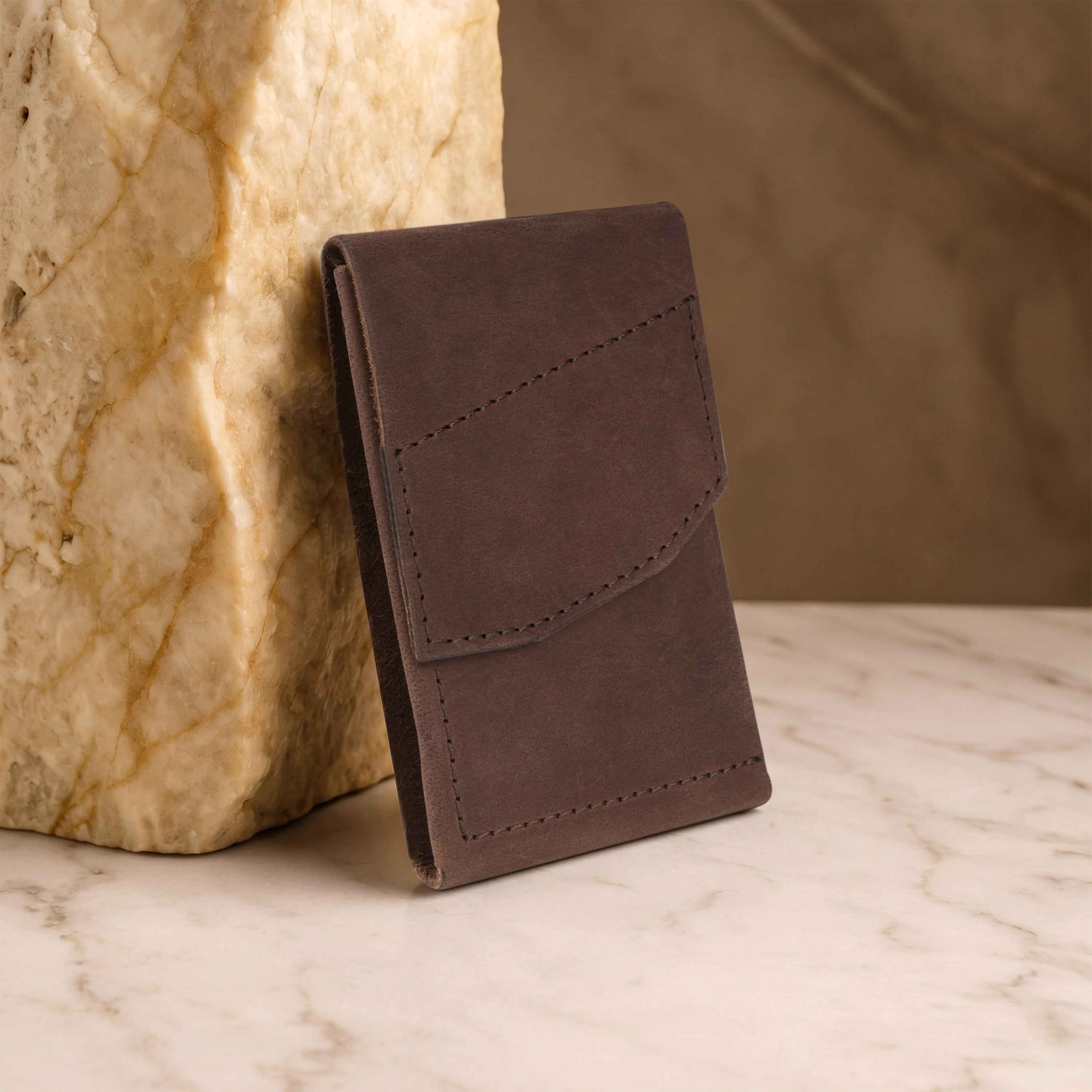 Flip Genuine Leather Wallet With Magnetic Closure - Brown