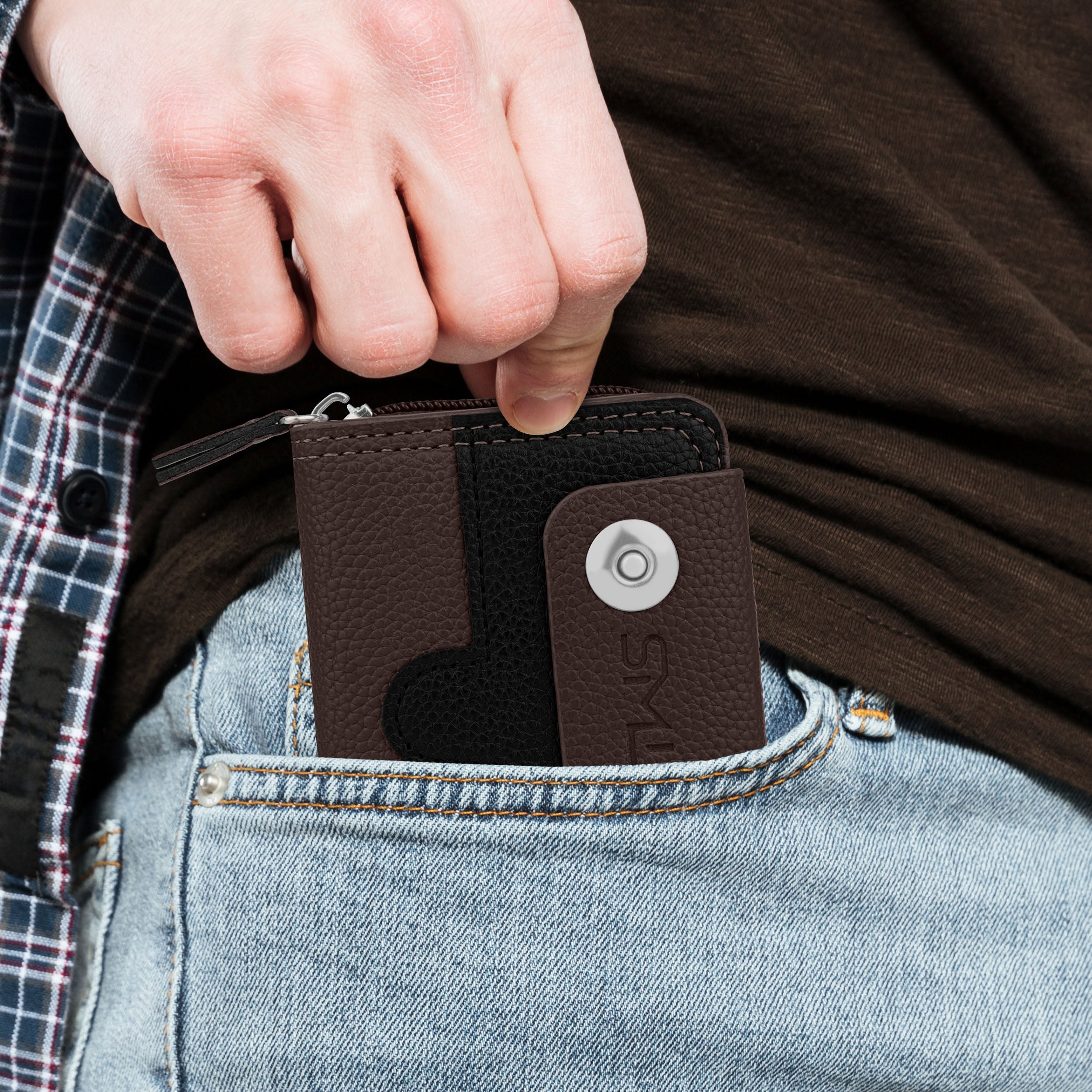 Bolt Lock Dual-Tone Wallet Cardholder