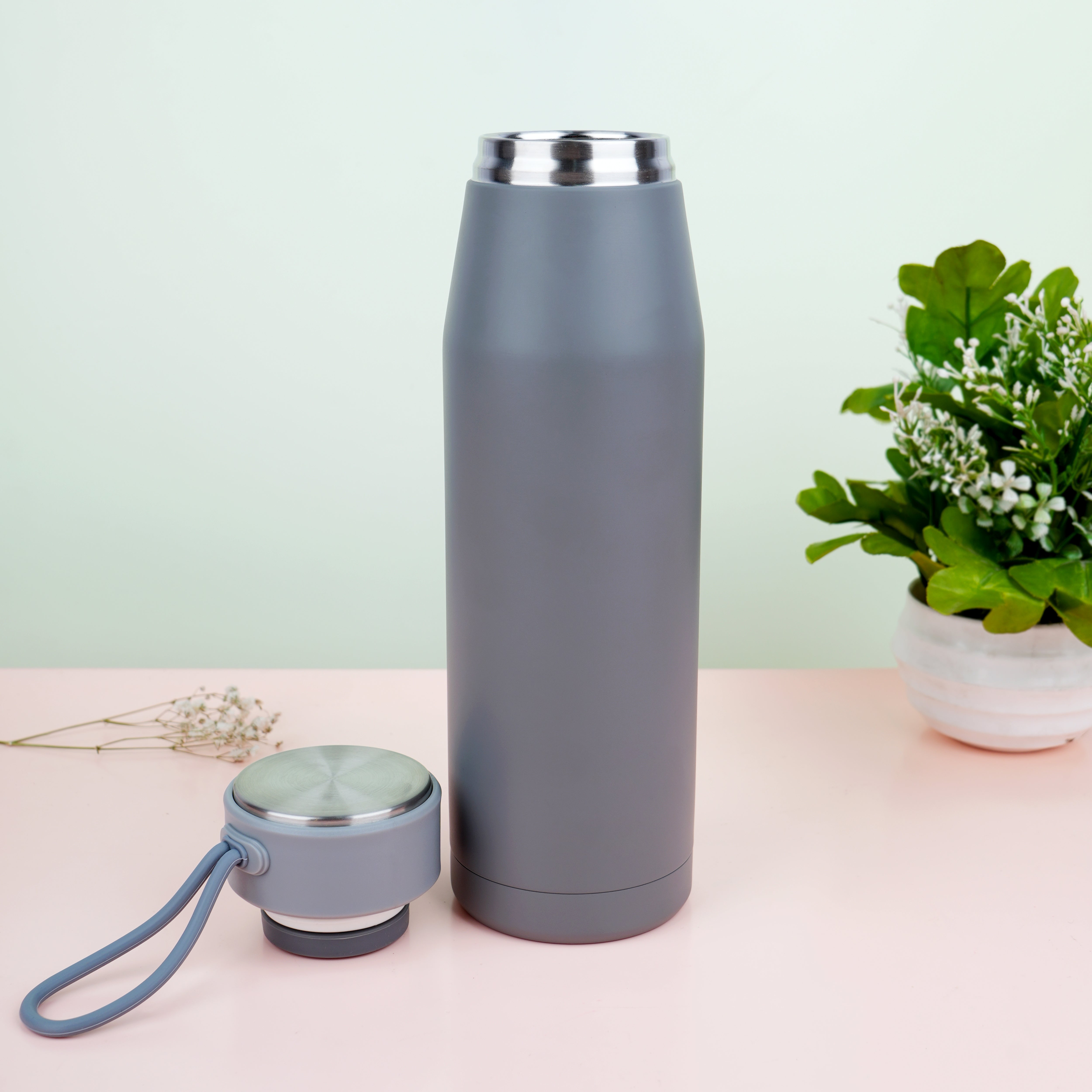 Traveller Stainless Steel Vacuum Flask With Silicon Strap
