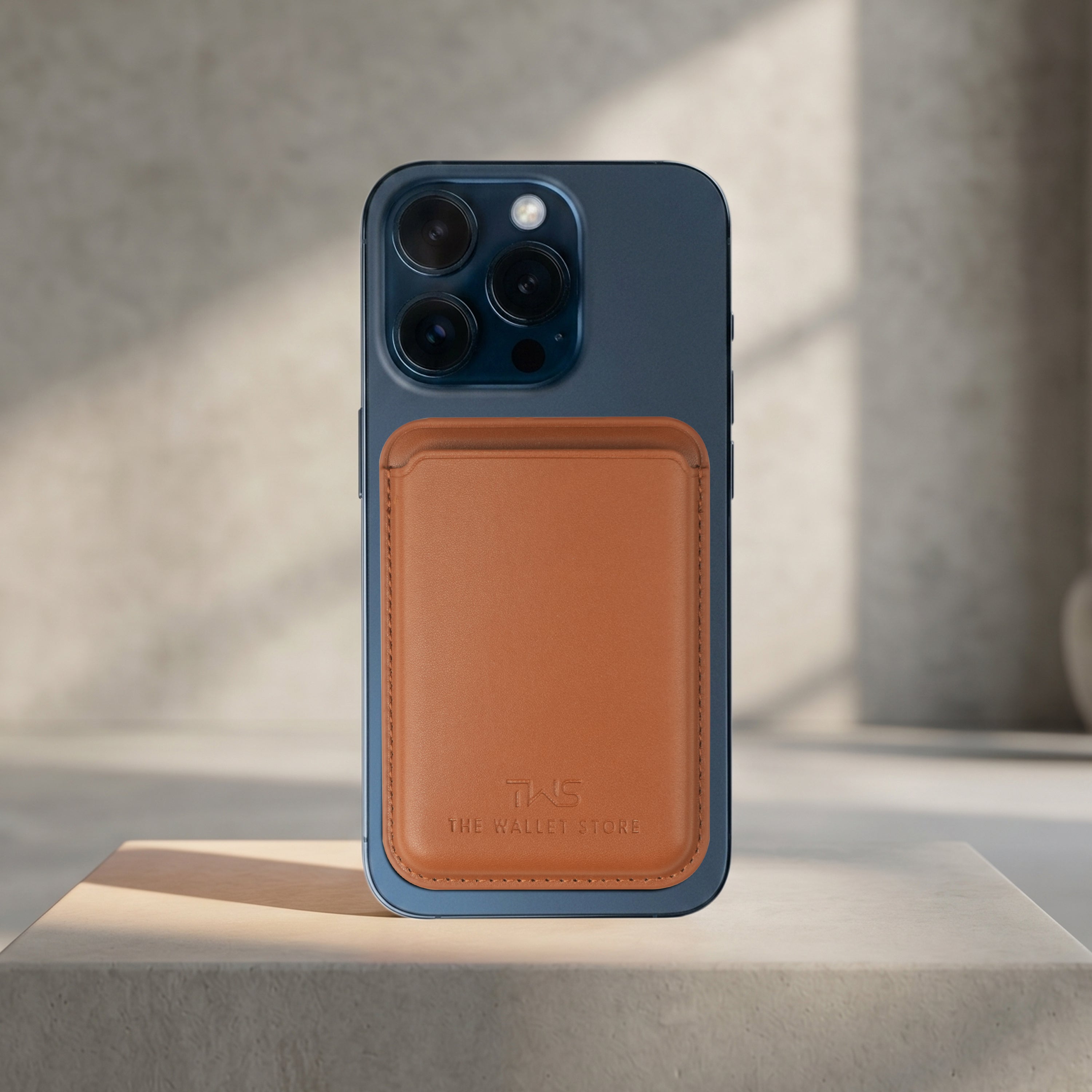 Atom MagSafe Leather Cardholder - Tan
