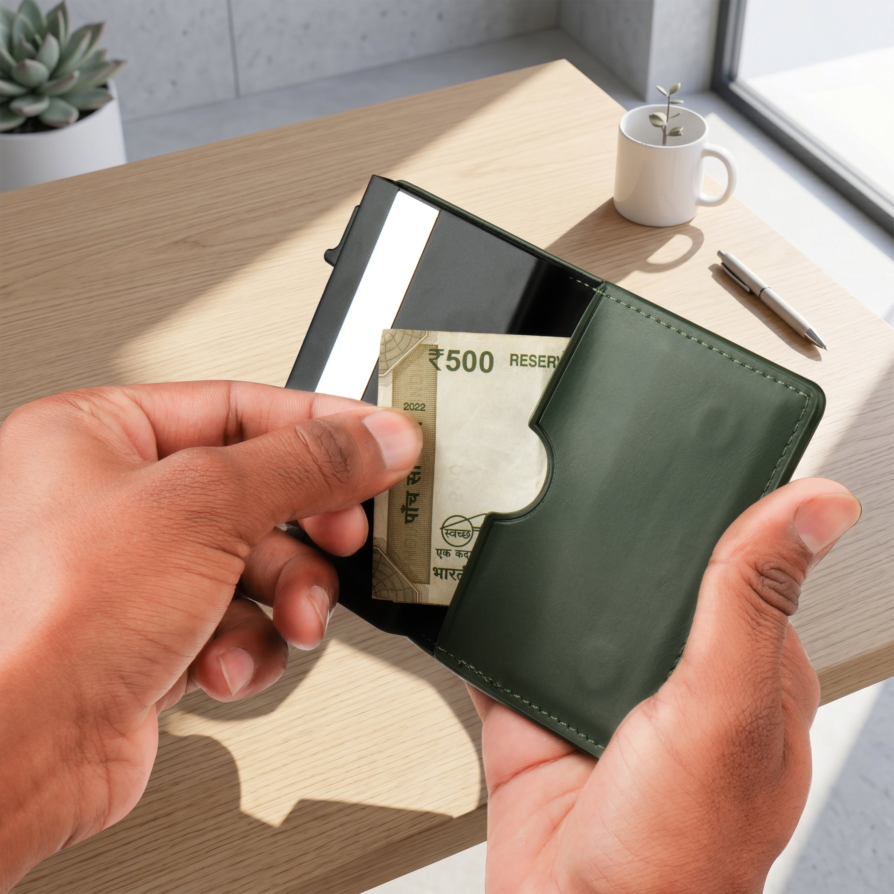 Aero Vault RFID Protected Pop-Up Cardholder - Green