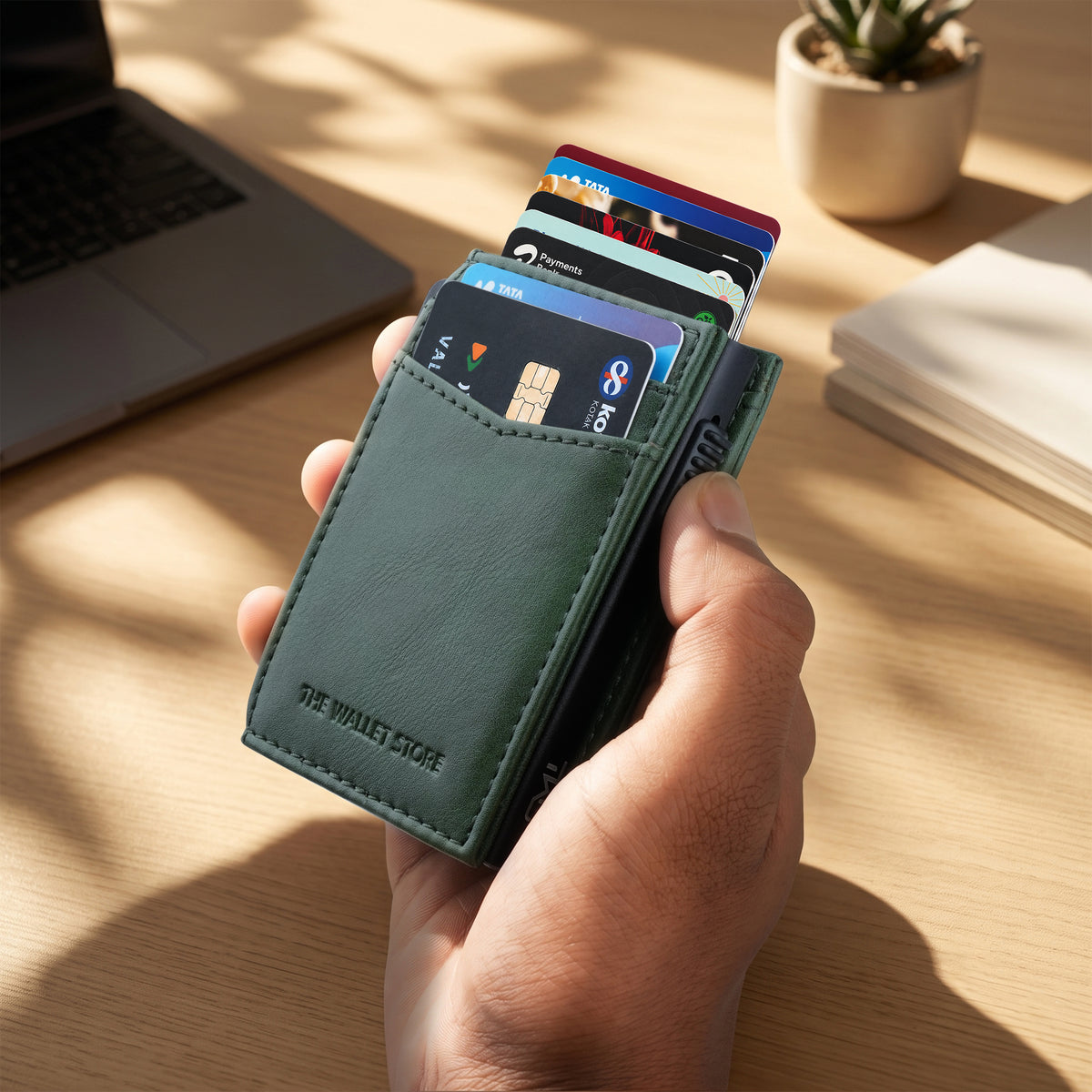 Aero Vault 2.0 RFID Protected Pop-Up Cardholder - Green