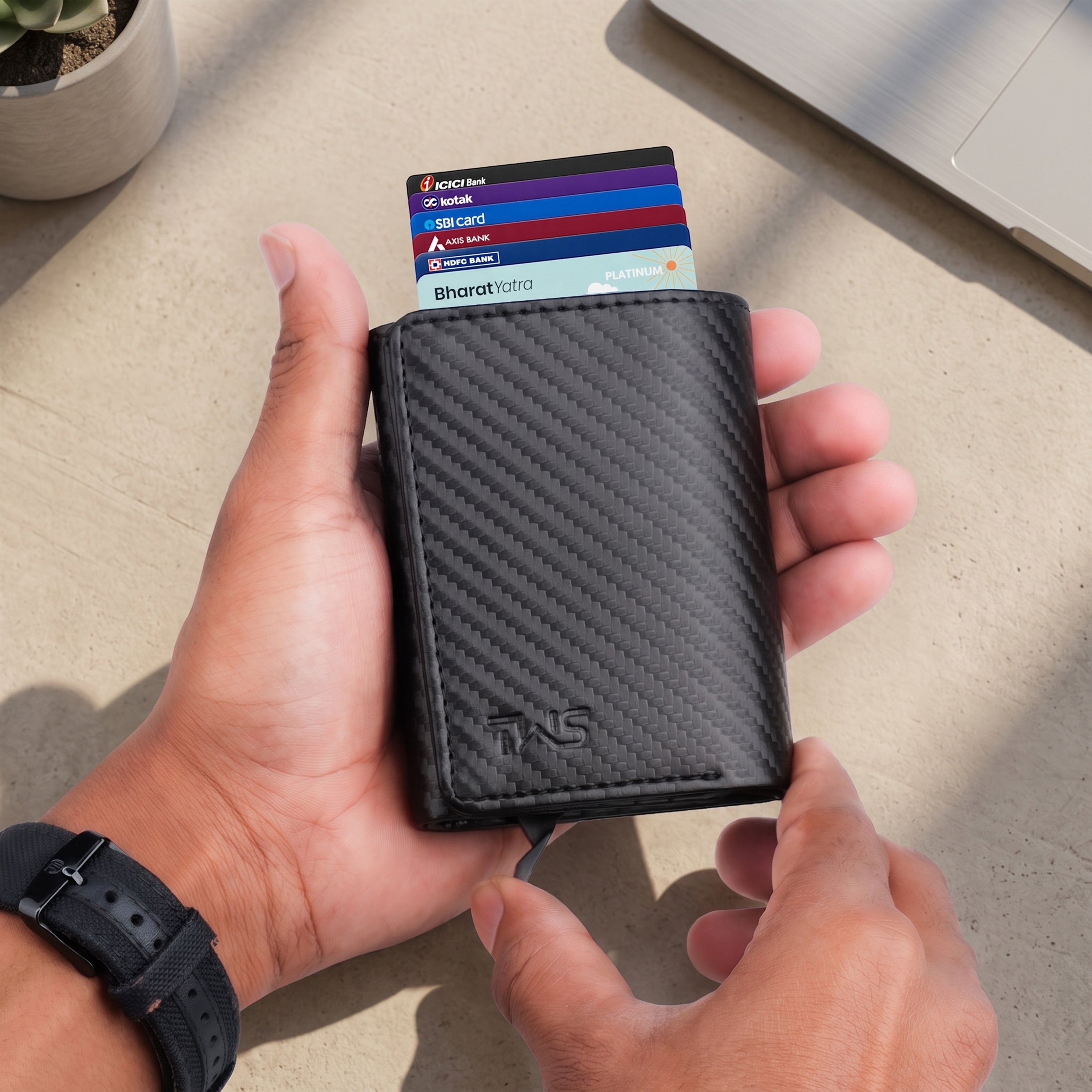 Maverick RFID Protected Wallet Cardholder - Carbon Fibre Edition