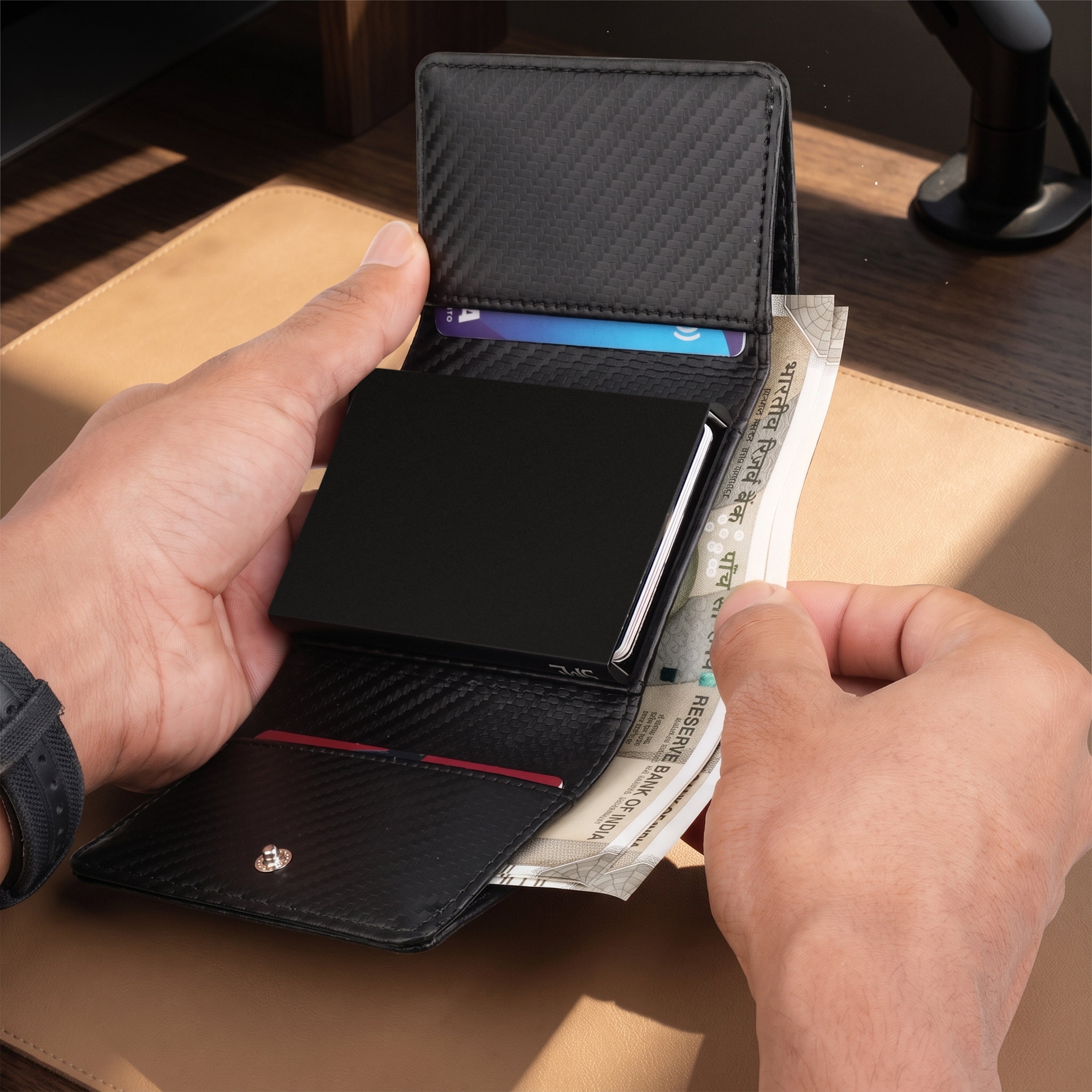 Maverick RFID Protected Wallet Cardholder - Carbon Fibre Edition
