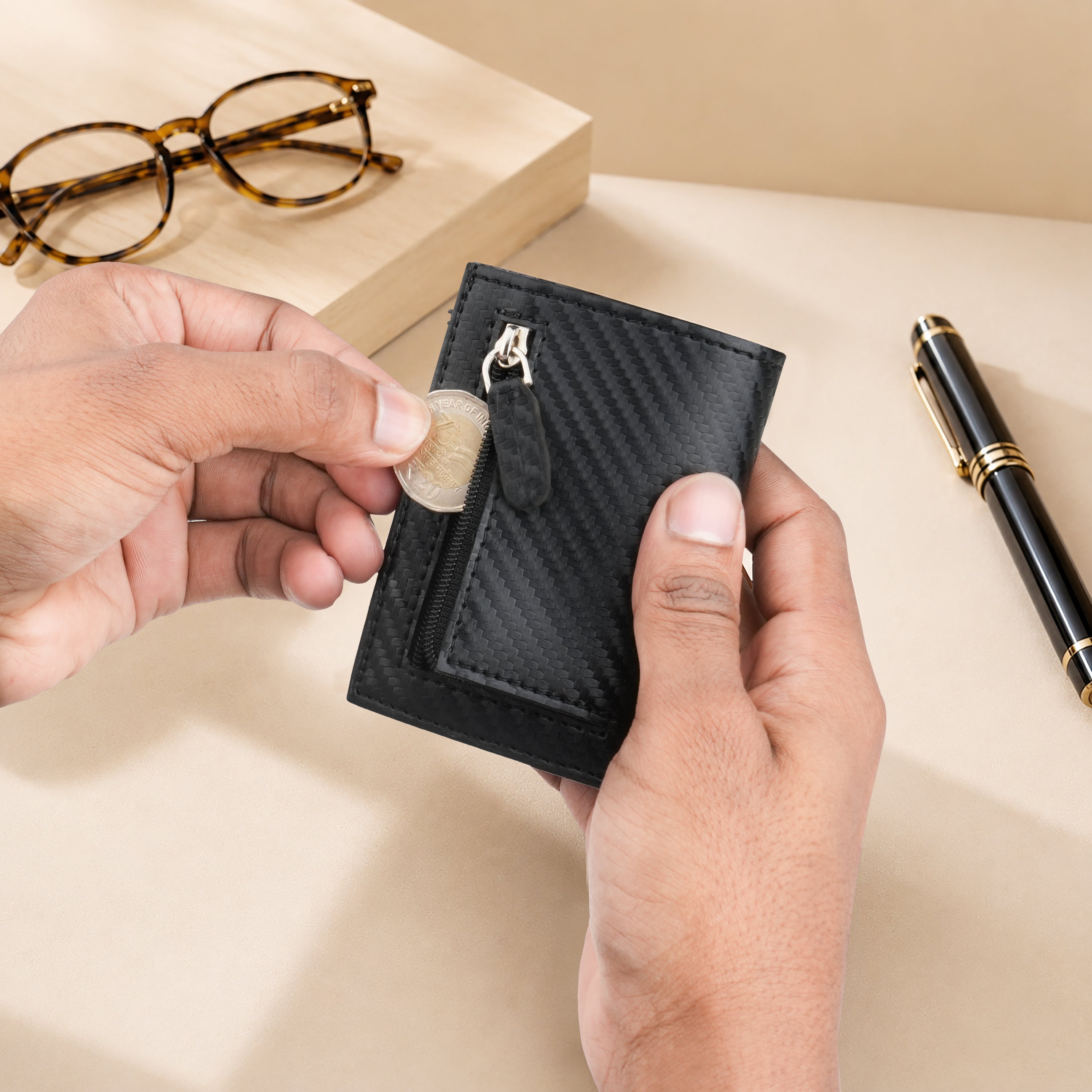 Defender RFID Protected Wallet Cardholder - Carbon Fibre Edition