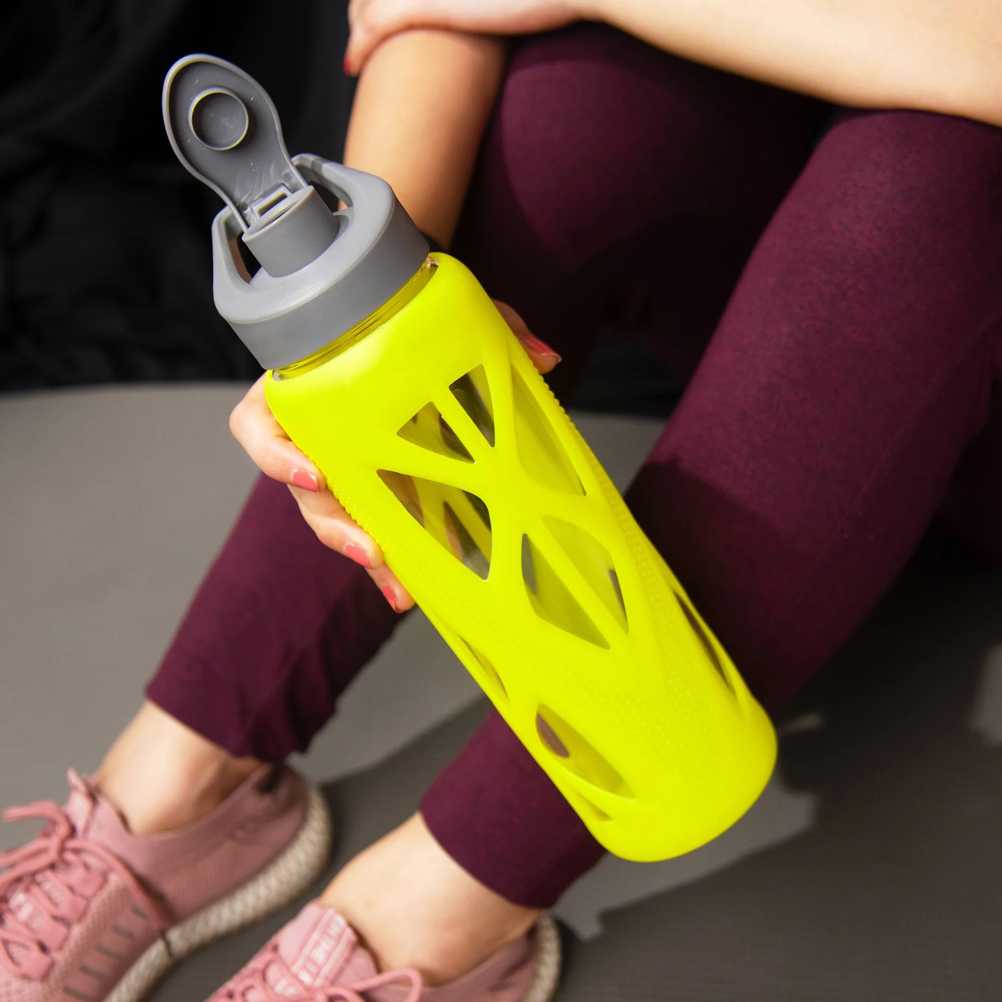 Borosilicate Glass Water Bottle with Silicone Sleeve