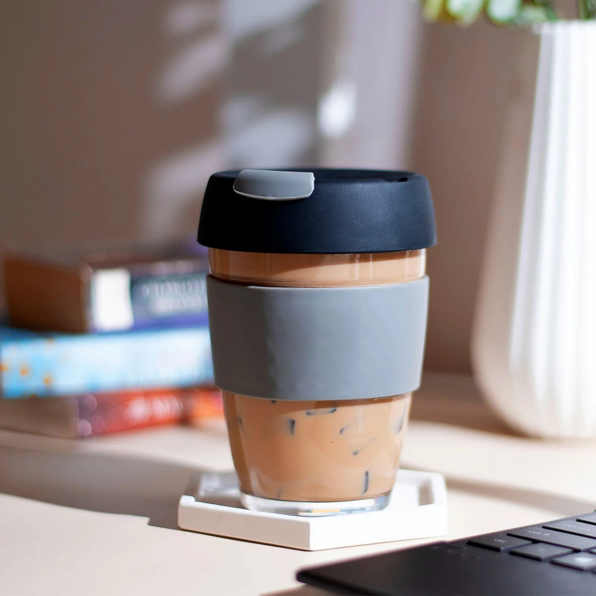 Borosilicate Glass Brew Cup With Silicone Grip & Lid