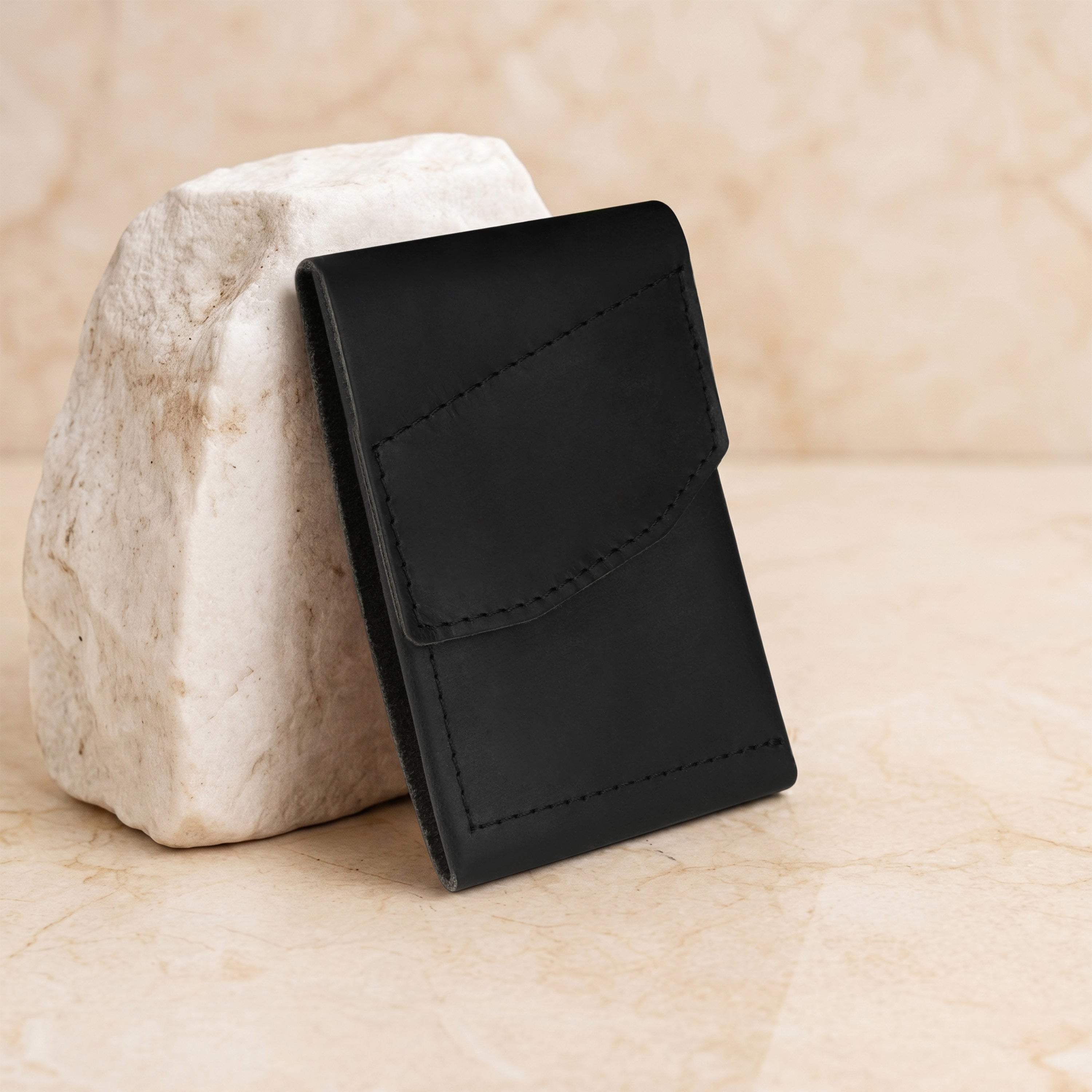 Flip Genuine Leather Wallet With Magnetic Closure - Black