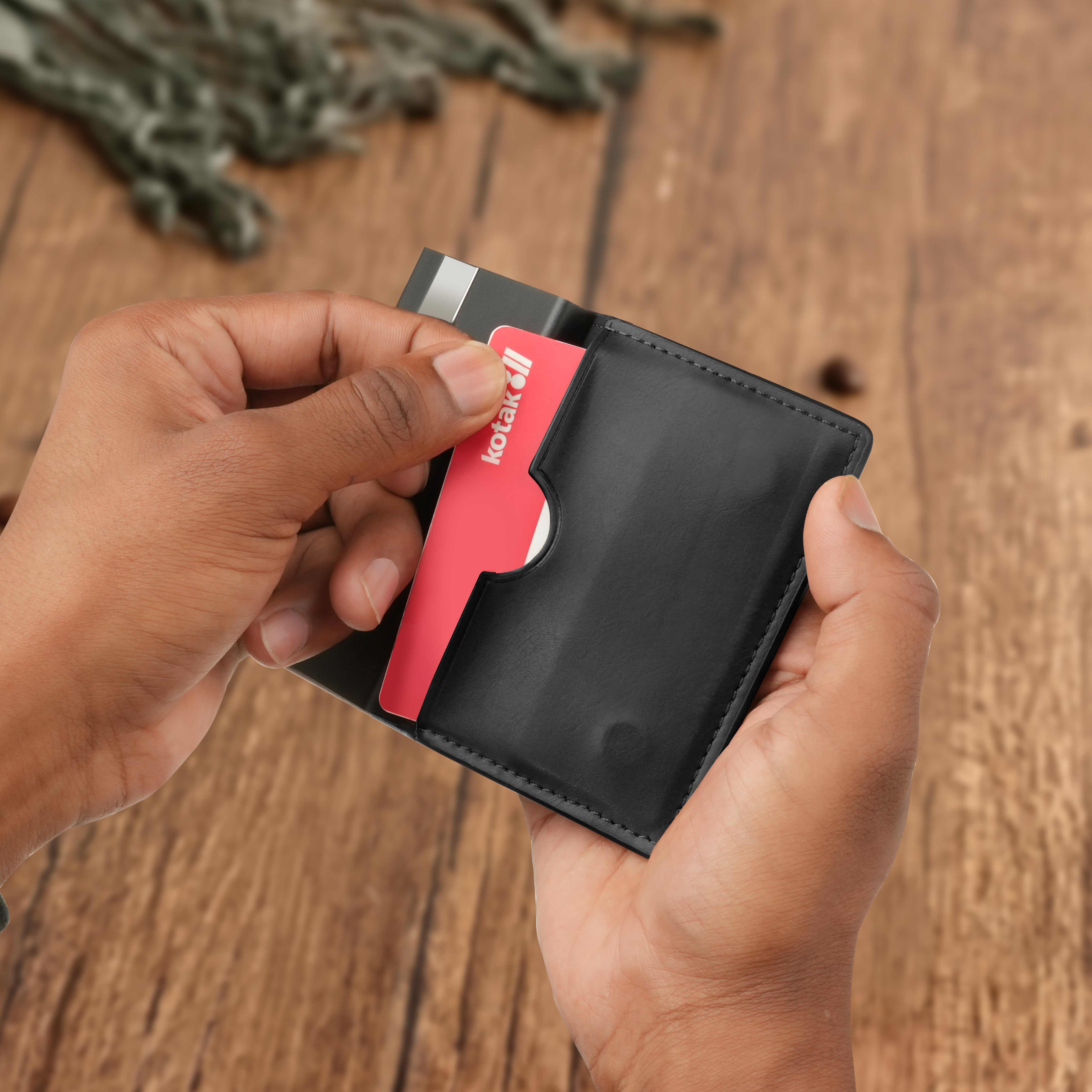 Aero Vault RFID Protected Pop-Up Cardholder - Black