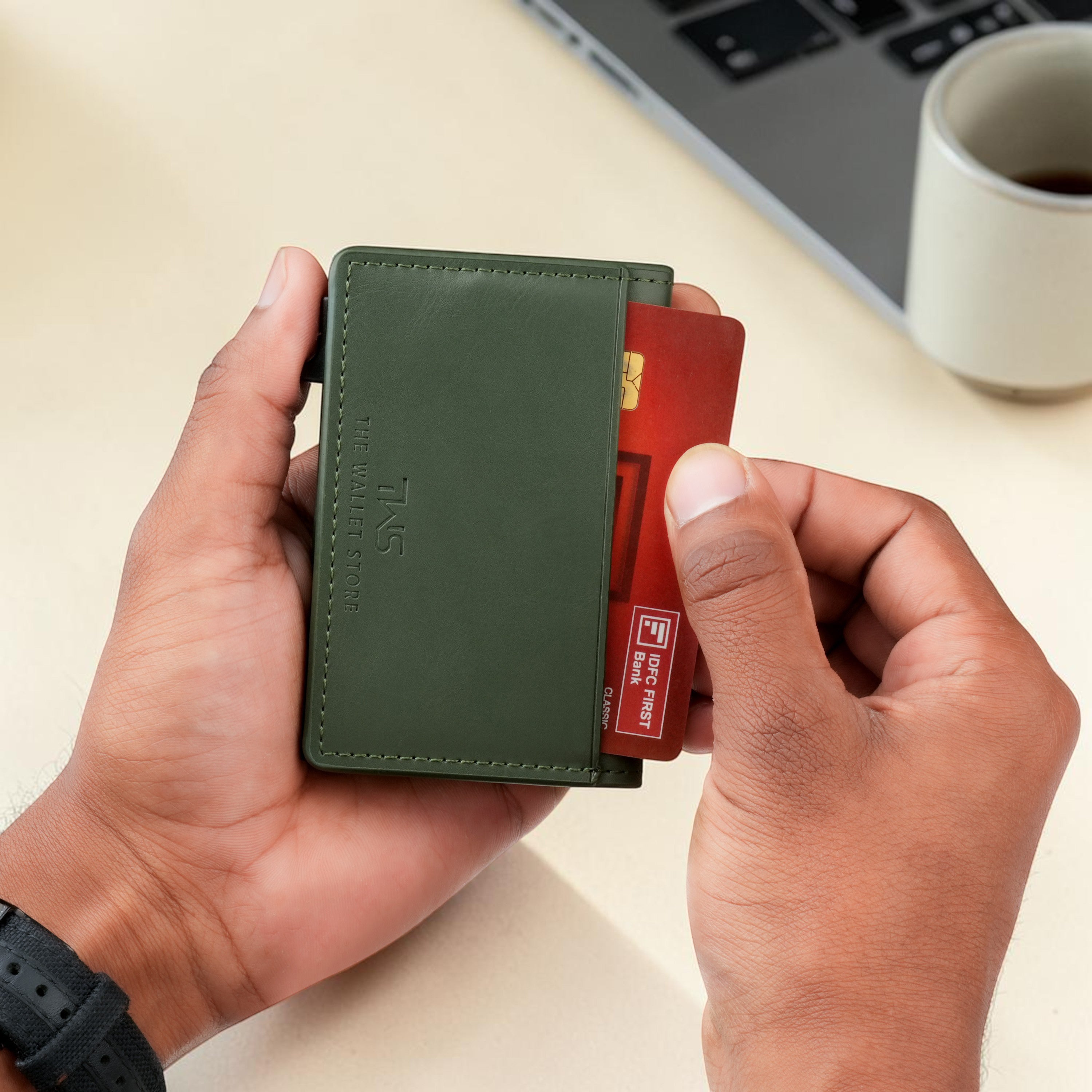 Aero Vault RFID Protected Pop-Up Cardholder - Green