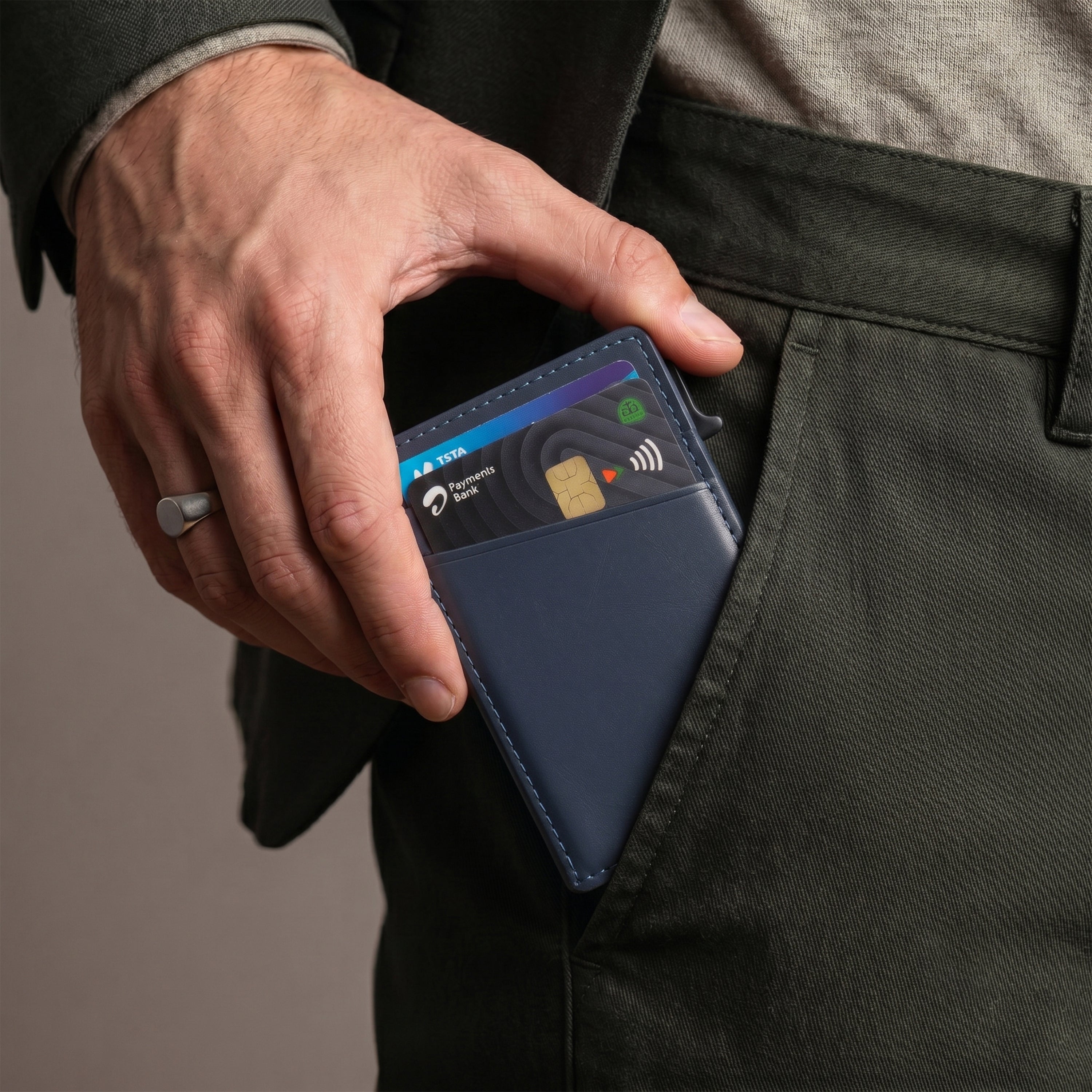 Aero Vault RFID Protected Pop-Up Cardholder - Blue