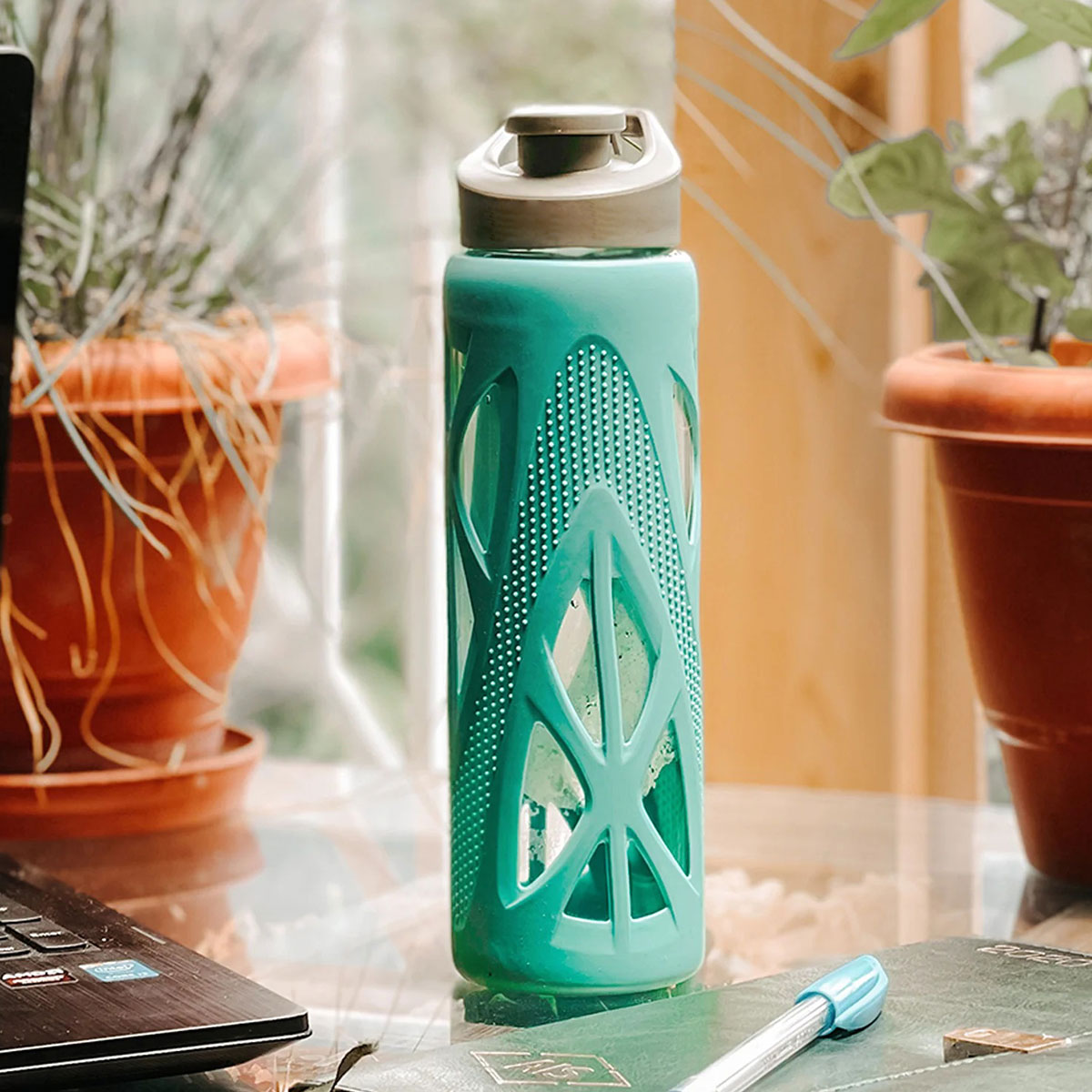 Borosilicate Glass Water Bottle with Silicone Sleeve